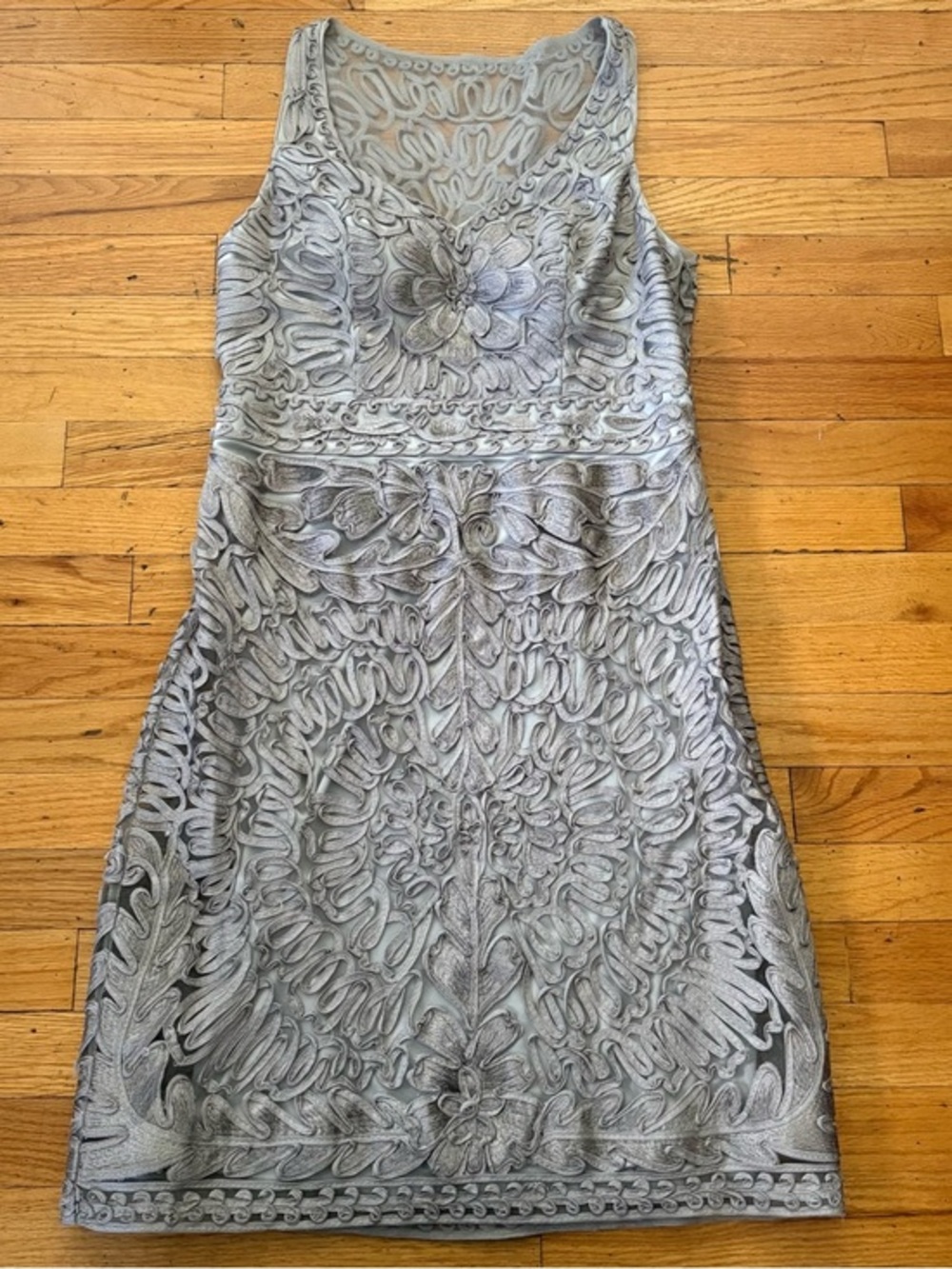 Sue Wong Silver-Gray Embroidered Sleeveless Cocktail Dress